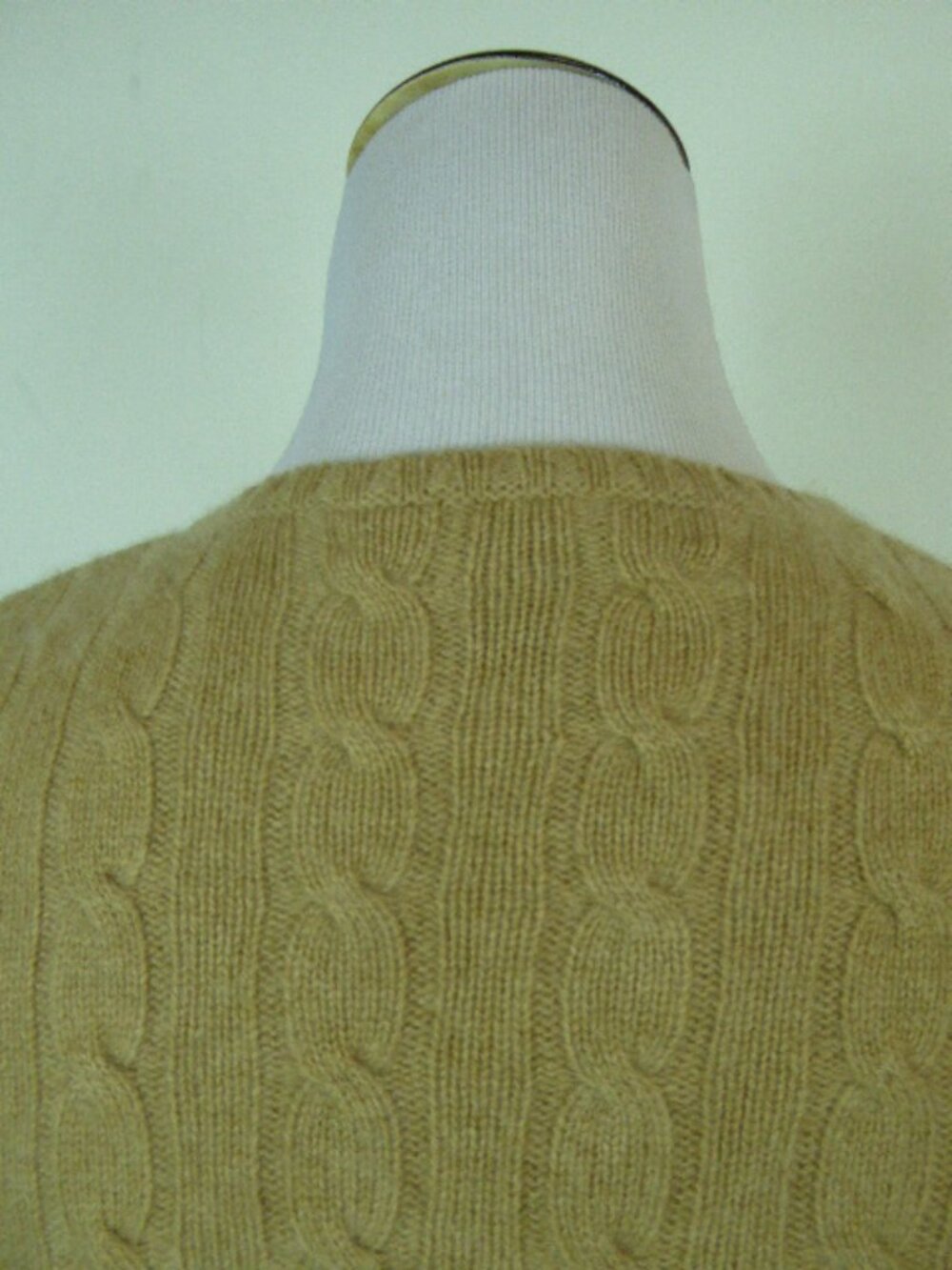 Ralph Lauren Black label 100% Cashmere camel cable v neck sweater M - Picture 3 of 5